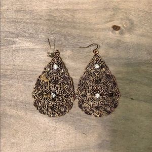 Long earrings! (Dark gold and black)